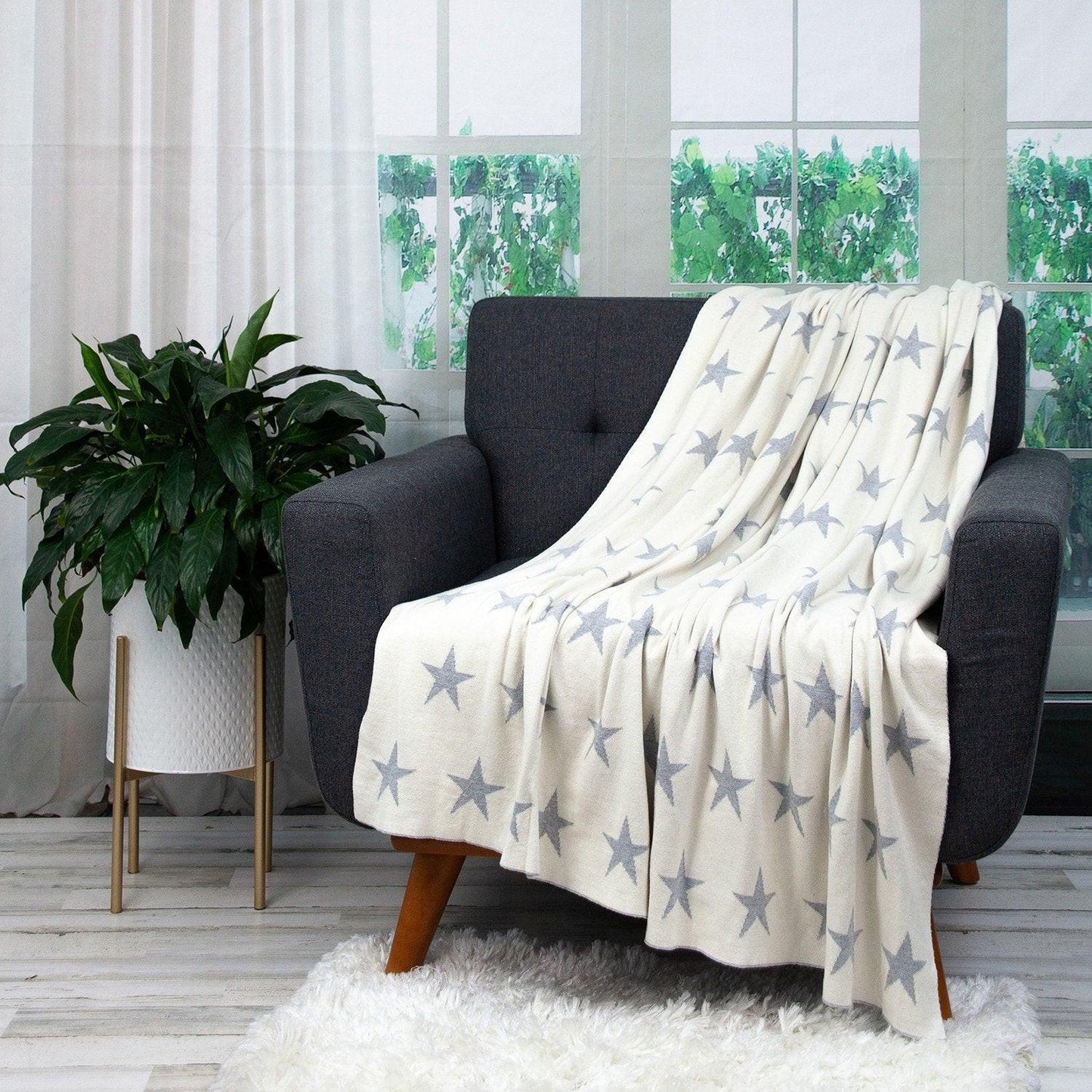Gray and White Stars Knitted Throw Blanket - 52x70''