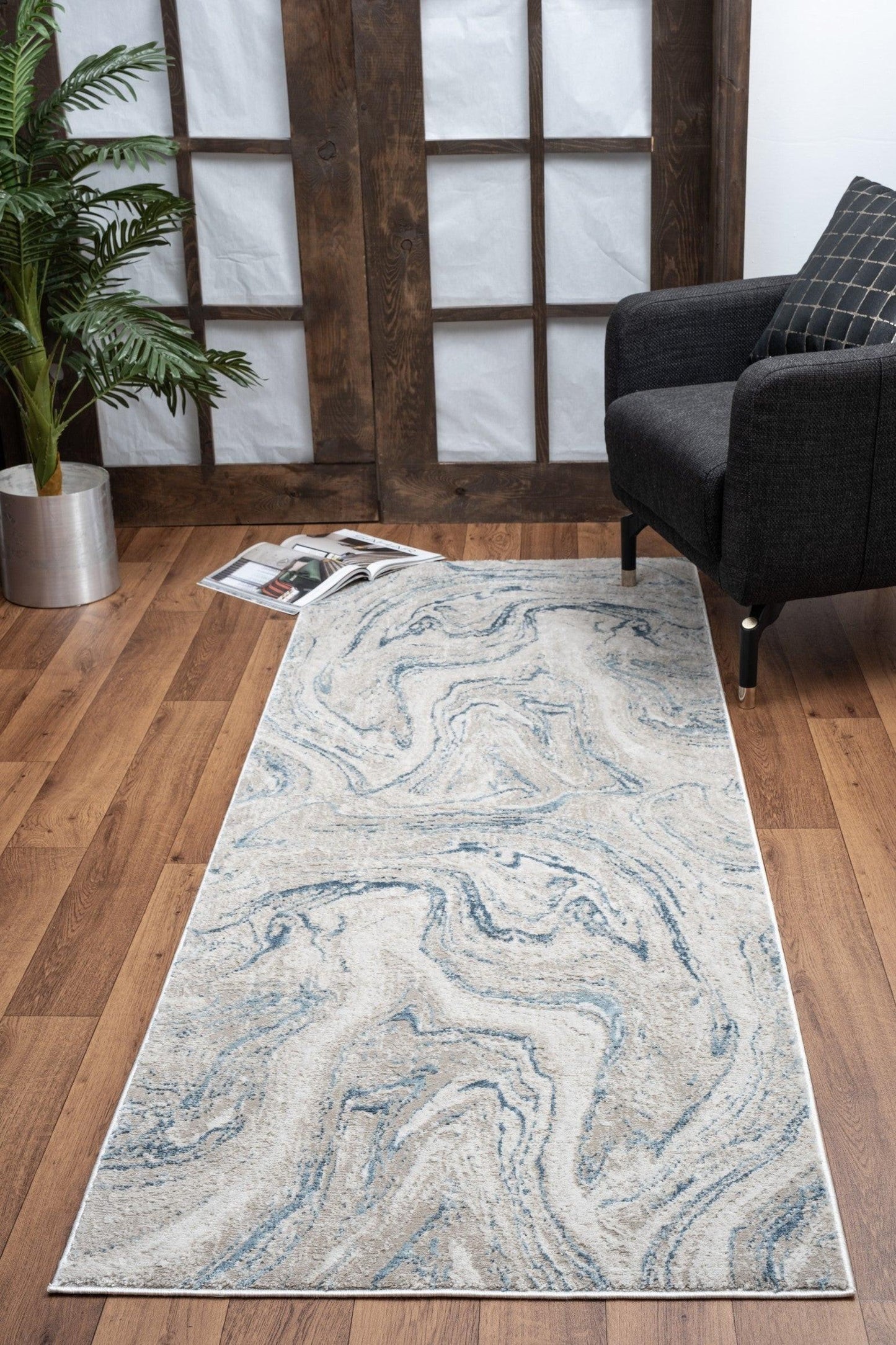 Elegant Blue & Ivory Swirl 5 Ft. 3 In. X 7 Ft. 3 In. Area Rug