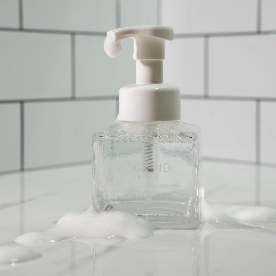 Essential cleaning supplies with easy-to-use refills, ensuring efficient and eco-friendly maintenance solutions.