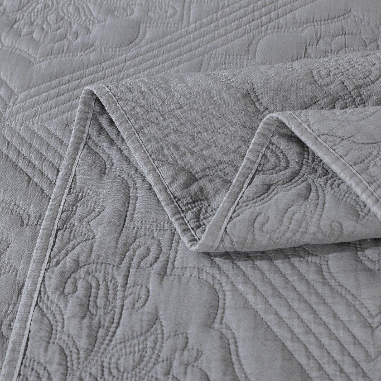 DaDa Bedding Vintage Stone Wash Grey Floral Matelassé Bedspread